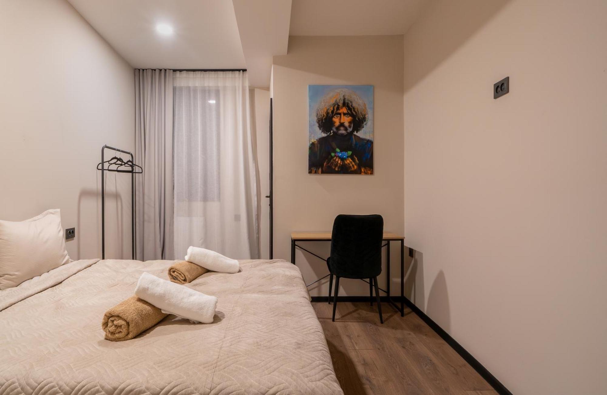 Niabi With Cinema And Billiards Appartement